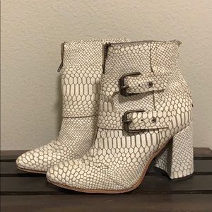 Freebird White Snakeskin - JOEY